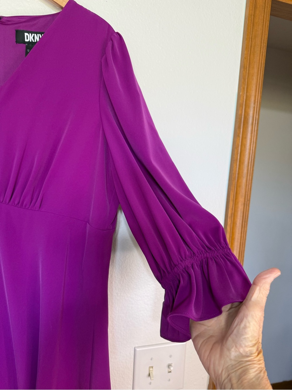 DKNY Empire Midi Dress 3/4 Ruffle Sleeves V-neck Magenta A-line Women’s Size 16 - Picture 2 of 15
